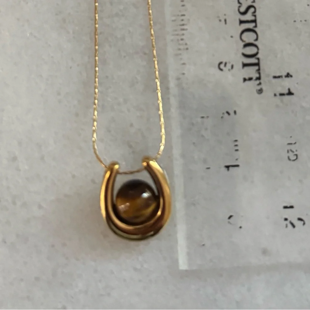 New Stock Gold Amber Tiger Eye Pendant Necklace   Brand New